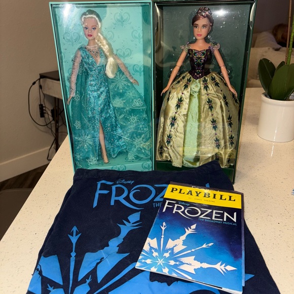 Disney Frozen Elsa and Anna Dolls with Playbill